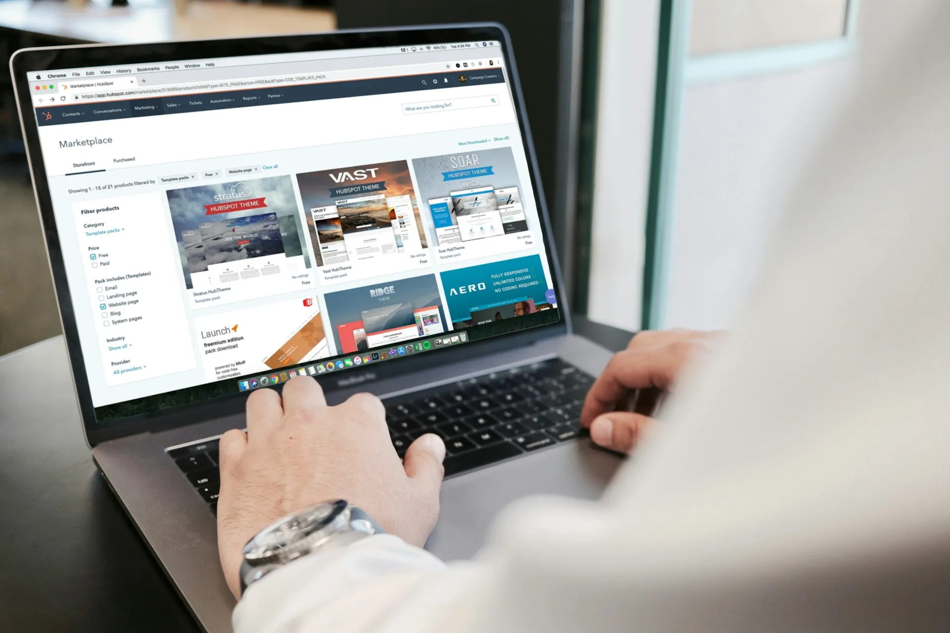 E-Commerce & Retail
